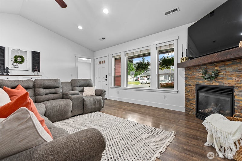 404 Amareen Court