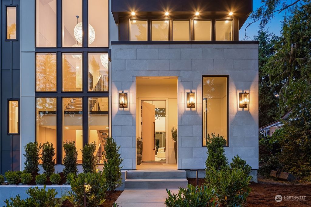 Photo of 14912 SE 45th Place, Bellevue, WA 98006 (MLS # 2166450)