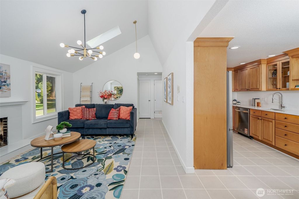 Photo of 1800 NE 165th Street, Shoreline, WA 98155 (MLS # 2346928)