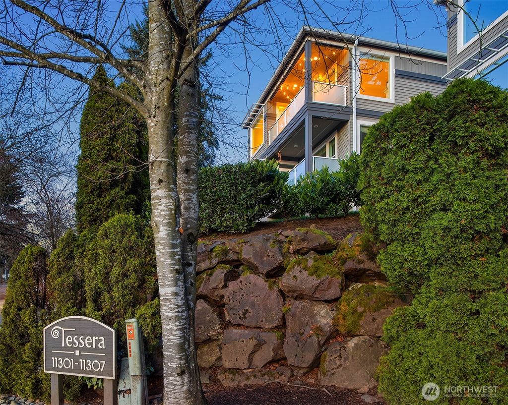 Photo of 11307 NE 68th Street #11307, Kirkland, WA 98033 (MLS # 2487433)