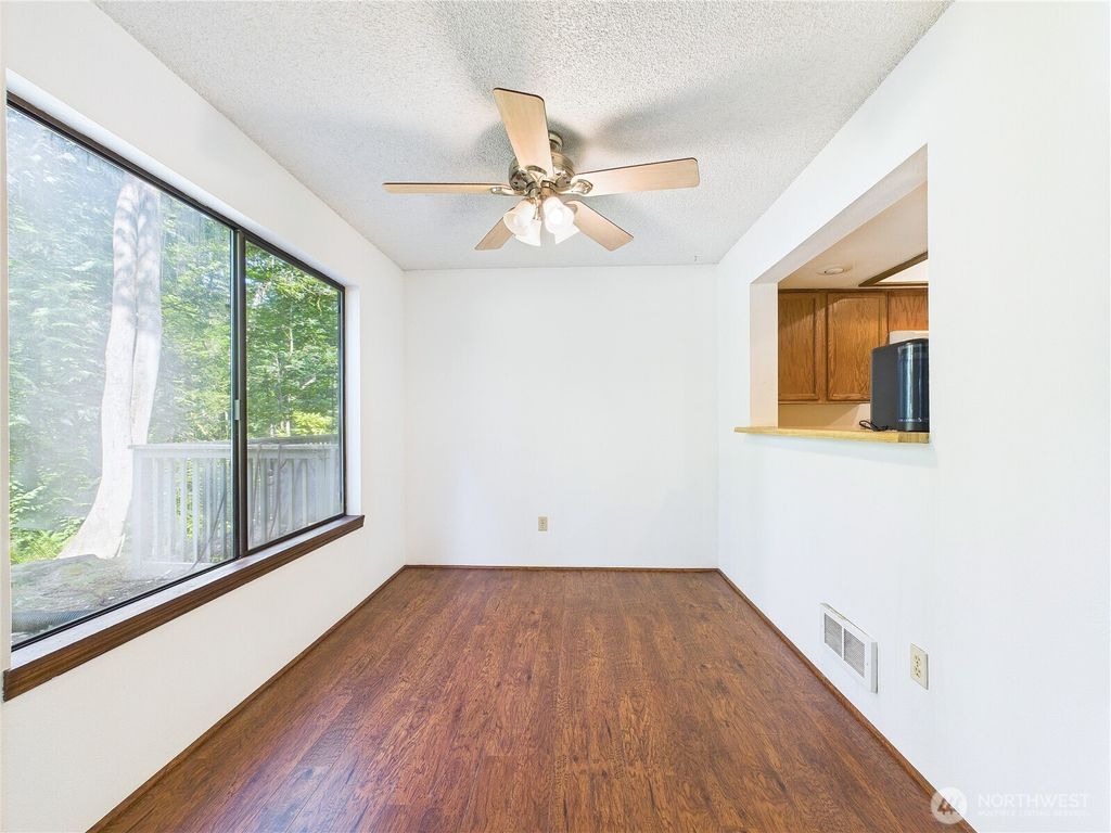 Photo of 12721 NE 129th Court #F103, Kirkland, WA 98034 (MLS # 2368028)