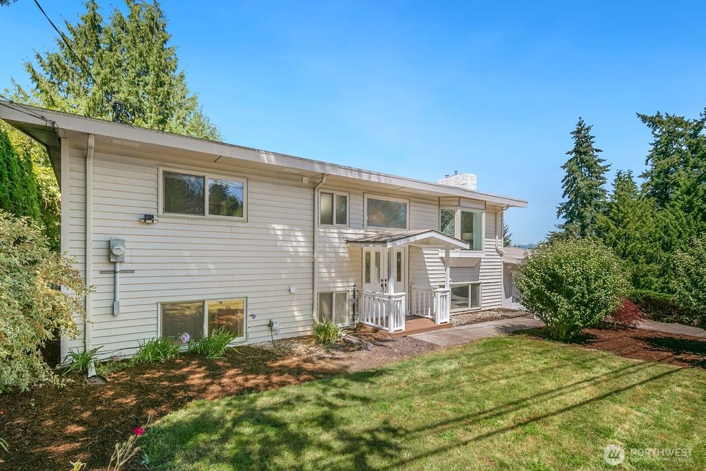 Photo of 15638 SE 24th Street, Bellevue, WA 98008 (MLS # 2418119)
