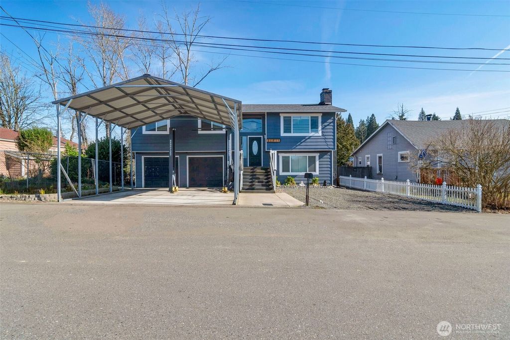 Photo of 21011 54th Avenue W, Lynnwood, WA 98036 (MLS # 2487490)