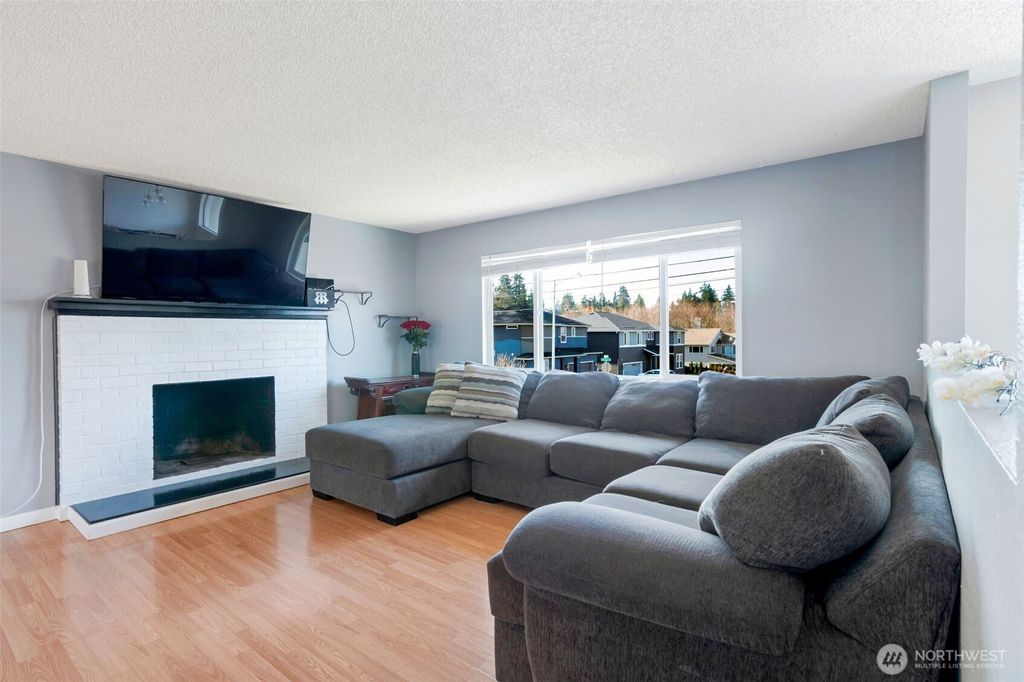 Photo of 21011 54th Avenue W, Lynnwood, WA 98036 (MLS # 2487490)