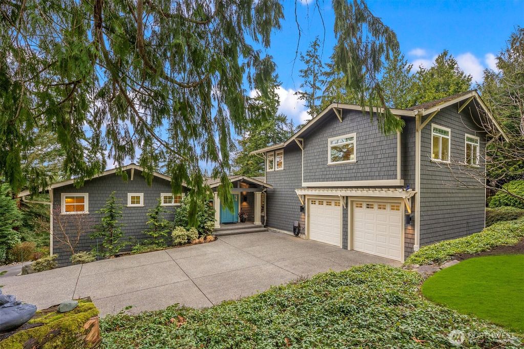 Photo of 5318 229th Avenue SE, Issaquah, WA 98029 (MLS # 2344633)