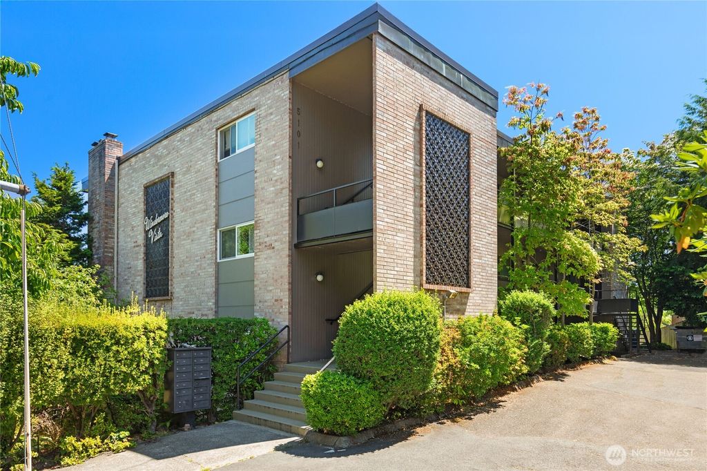Photo of 5101 NE 55th Street #103, Seattle, WA 98105 (MLS # 2402017)