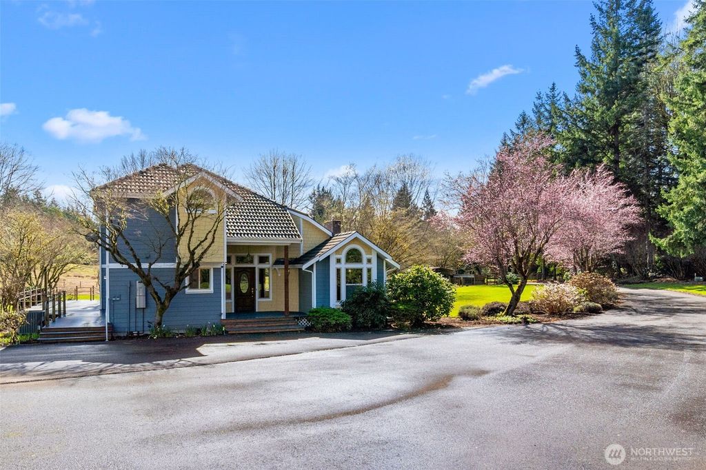 Photo of 1404 38th Lane NE, Olympia, WA 98506 (MLS # 2493258)