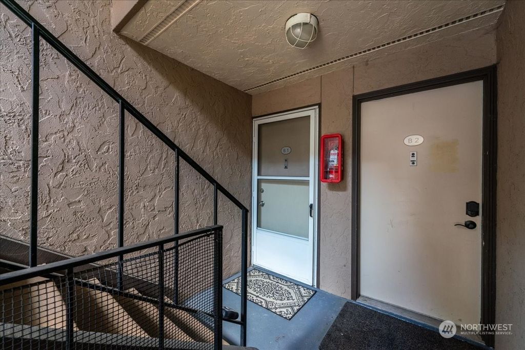 Photo of 323 75th Street SE #B1, Everett, WA 98203 (MLS # 2281581)