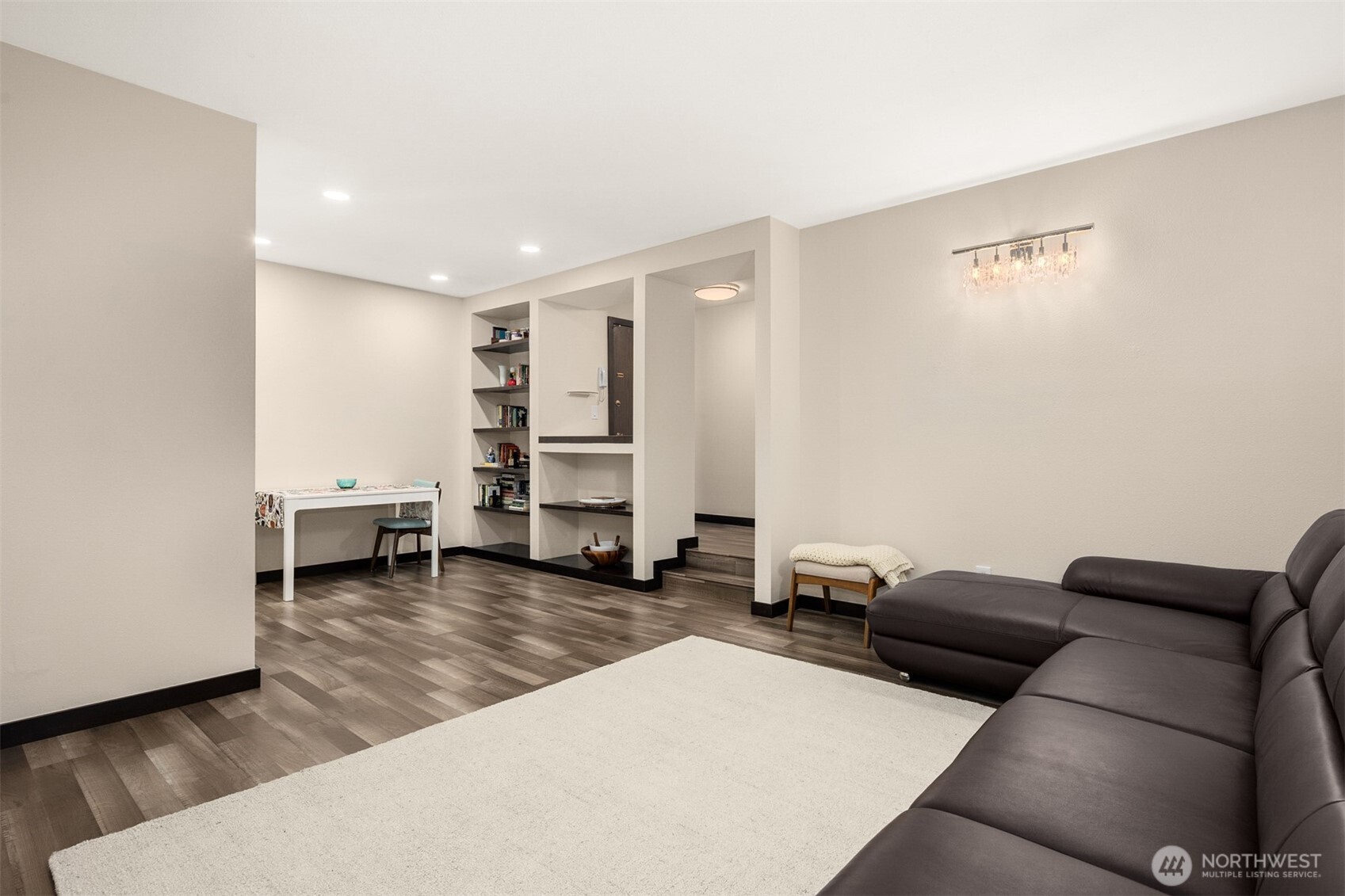 8641 Zircon Drive SW
