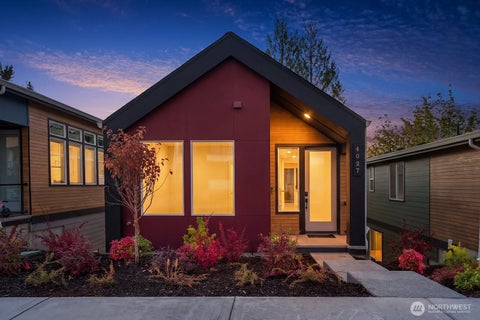 Photo of 4027 Aberdeen Way NE, Newcastle, WA 98056 (MLS # 2592006)