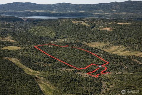 Photo of 355 E Ragland Road, Longview, WA 98632 (MLS # 2497274)