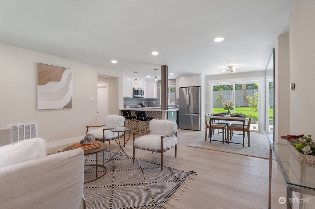 Photo of 5526 114th Ave Ave NE, Kirkland, WA 98033 (MLS # 2285297)