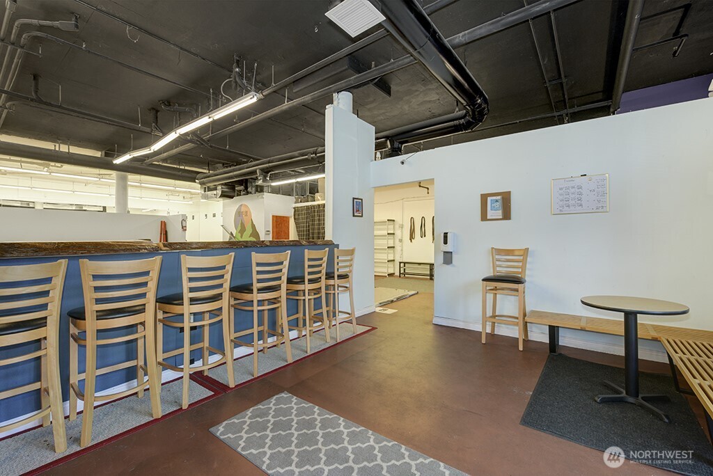 5430 California Avenue SW COML2