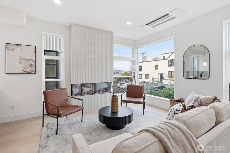 2016 Fairview Avenue E C