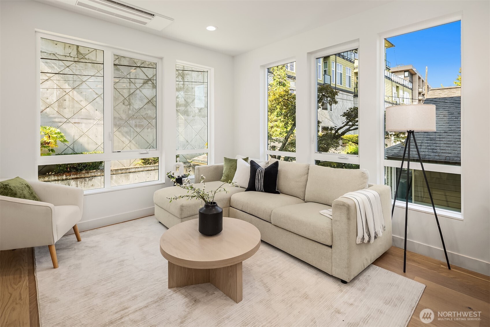 2009 Dexter Avenue N B