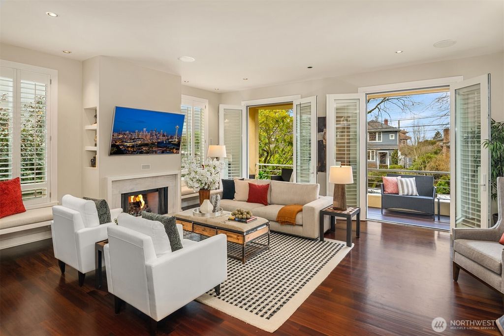 Photo of 708 13th Avenue E, Seattle, WA 98102 (MLS # 2482197)