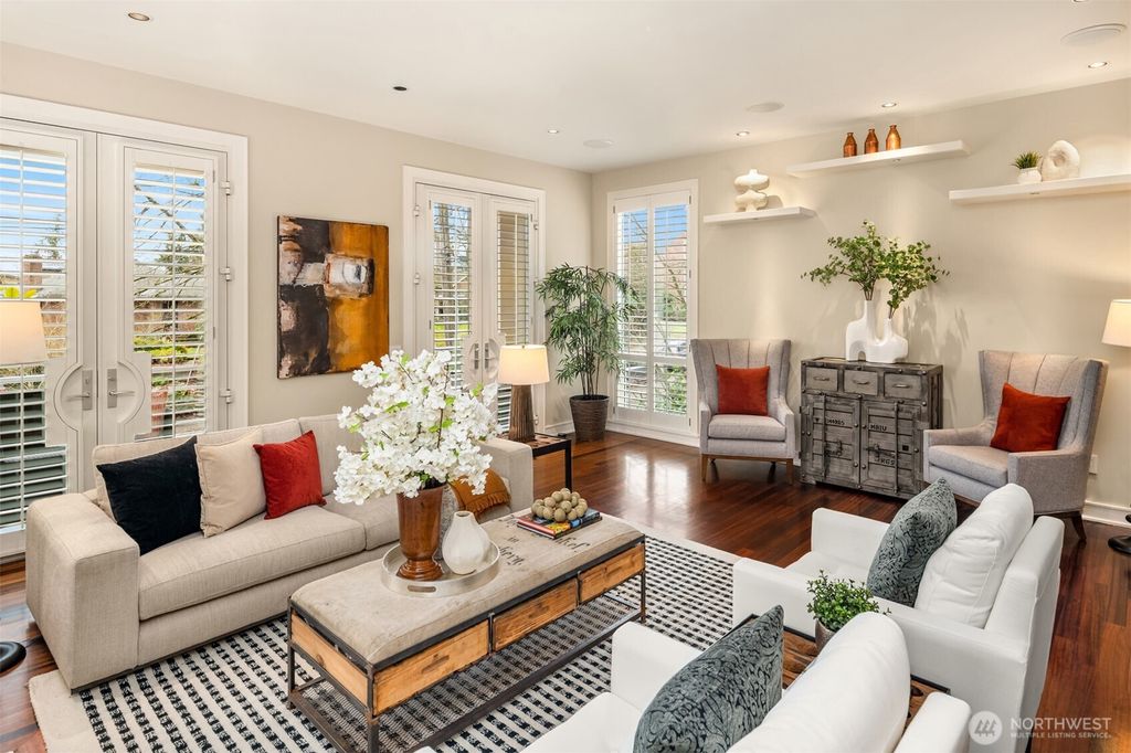 Photo of 708 13th Avenue E, Seattle, WA 98102 (MLS # 2482197)