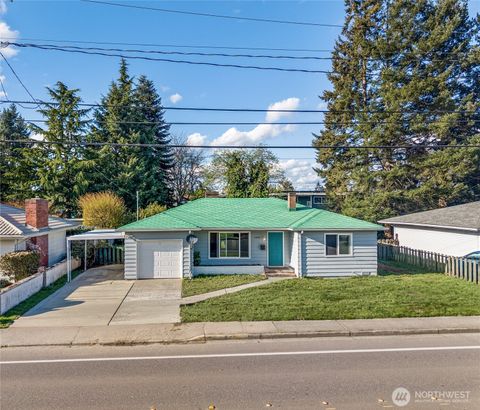 Photo of 1909 Grove Street, Marysville, WA 98270 (MLS # 2508070)