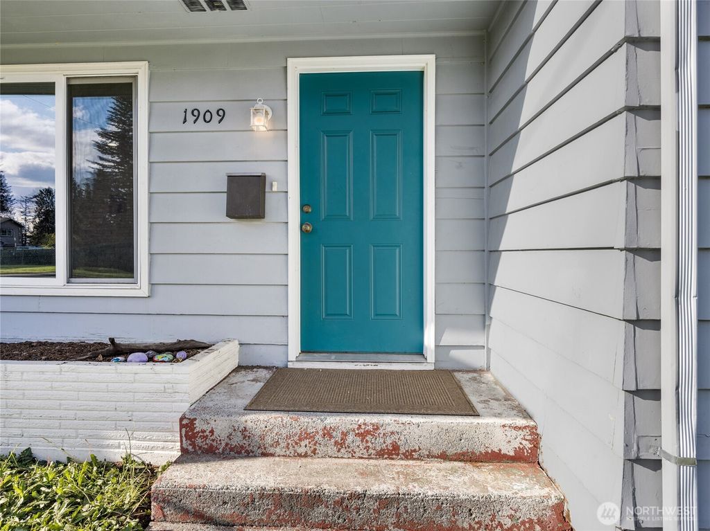 Photo of 1909 Grove Street, Marysville, WA 98270 (MLS # 2508070)