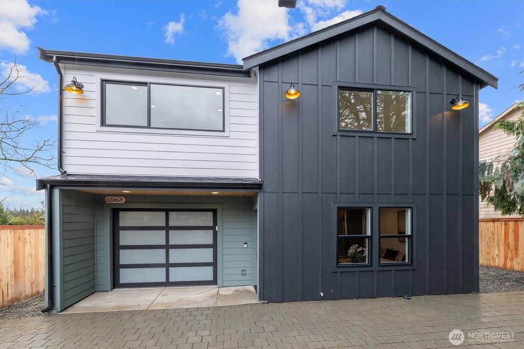 Photo of 12562 17th Avenue NE #B, Seattle, WA 98125 (MLS # 2486638)