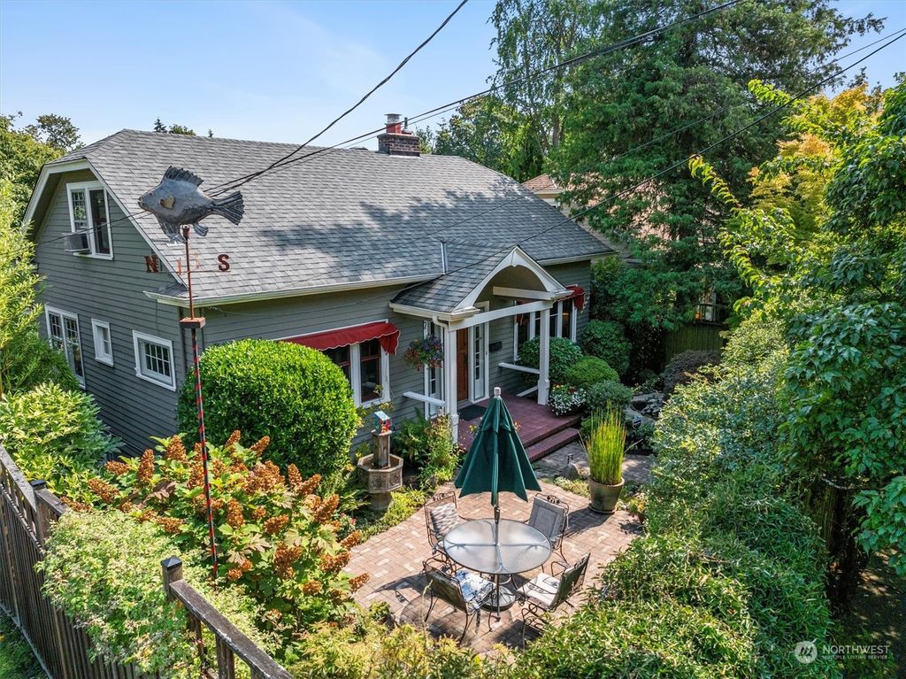 Photo of 6118 21st Avenue NE, Seattle, WA 98115 (MLS # 2284730)