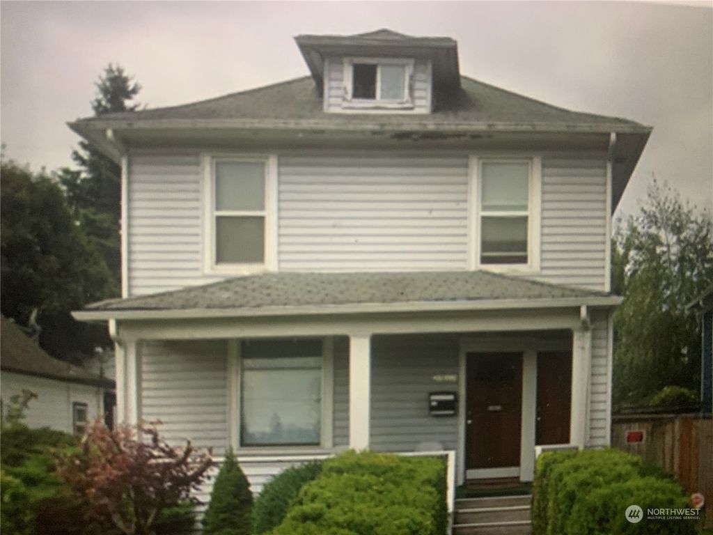 Photo of 2512 Lombard Ave Ave, Everett, WA 98201 (MLS # 2318467)