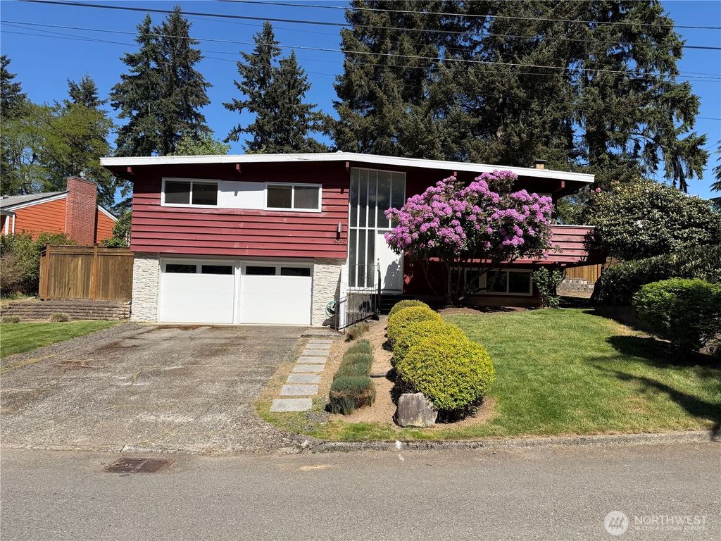 Photo of 16040 SE 2nd Street, Bellevue, WA 98008 (MLS # 2522236)