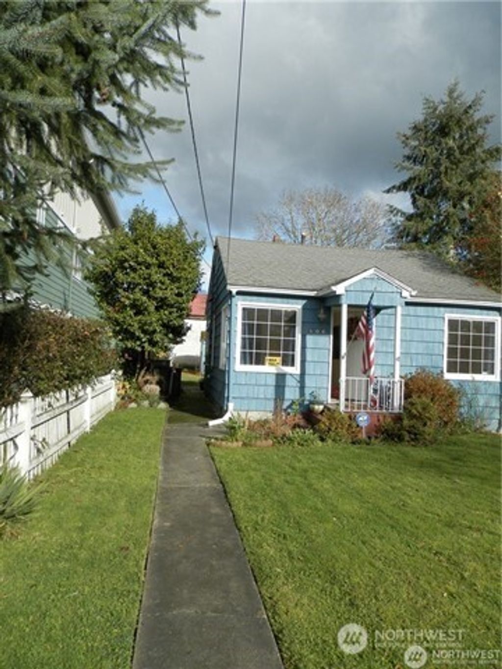 Photo of 506 Rainier St St, Snohomish, WA 98290 (MLS # 2358878)