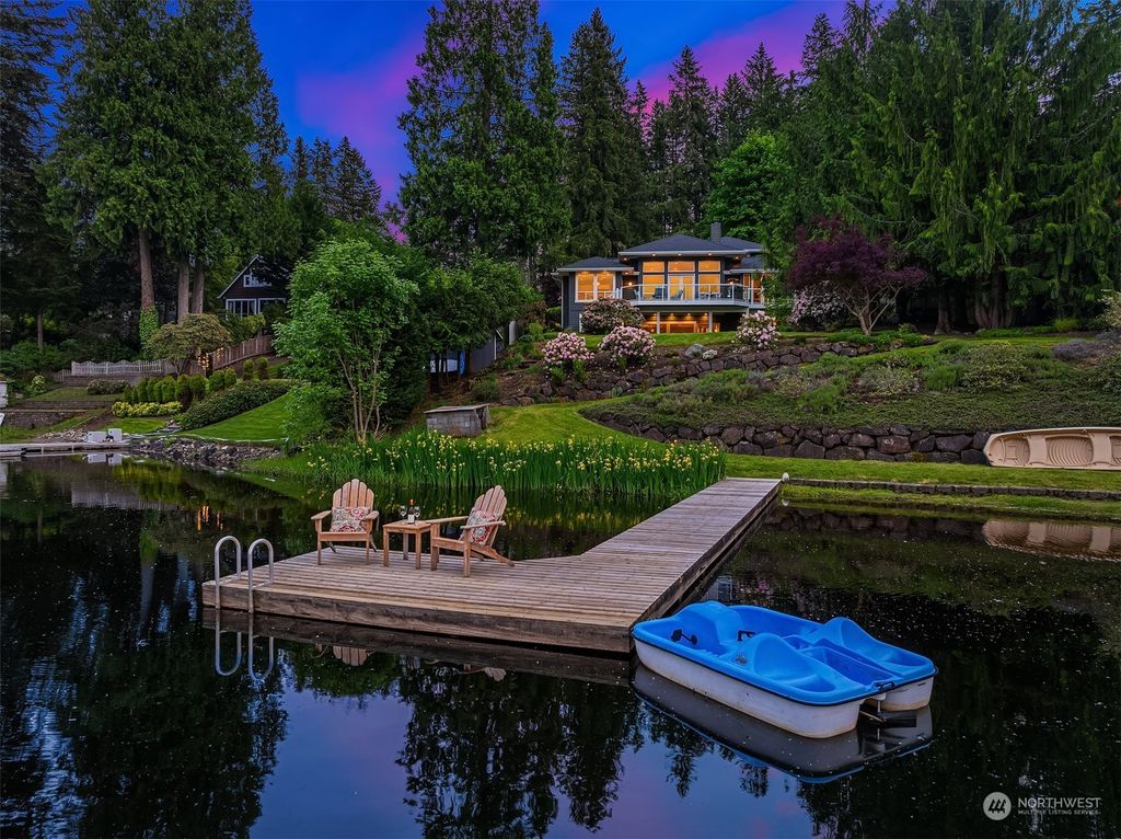 Photo of 2065 E Beaver Lake Drive SE, Sammamish, WA 98075 (MLS # 2243368)