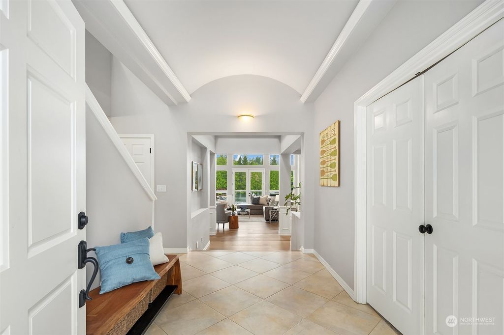 Photo of 2065 E Beaver Lake Drive SE, Sammamish, WA 98075 (MLS # 2243368)