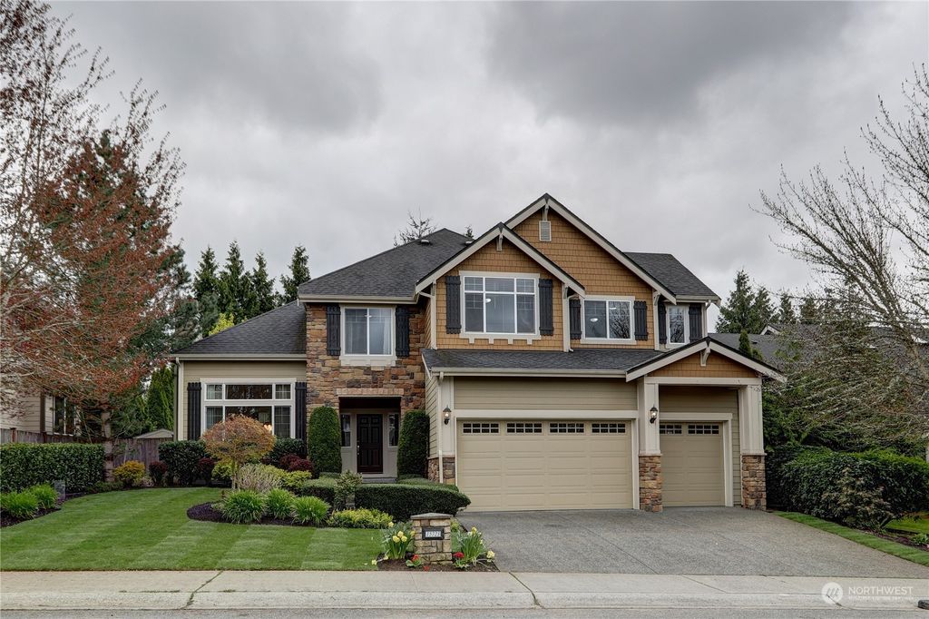 Photo of 15723 NE 117th Street, Redmond, WA 98052 (MLS # 2060877)