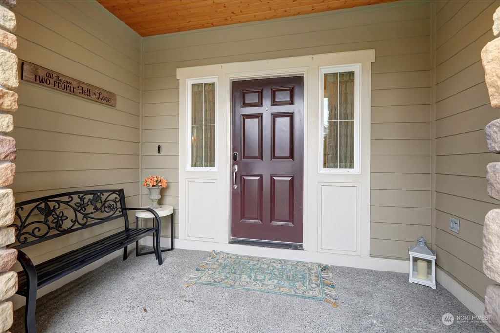Photo of 15723 NE 117th Street, Redmond, WA 98052 (MLS # 2060877)