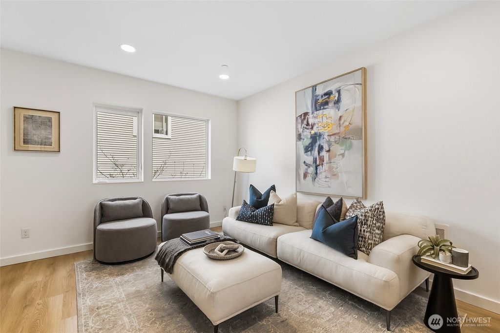 Photo of 12524 15th Avenue NE #B, Seattle, WA 98125 (MLS # 2491364)