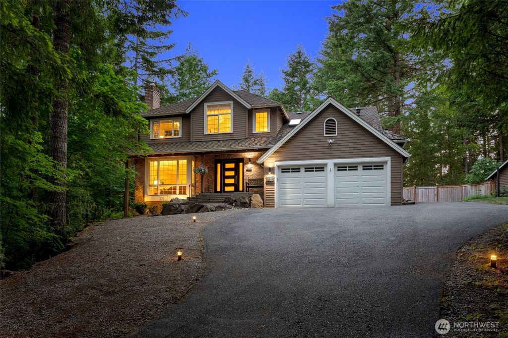 Photo of 2635 261st Avenue SE, Sammamish, WA 98075 (MLS # 2382679)