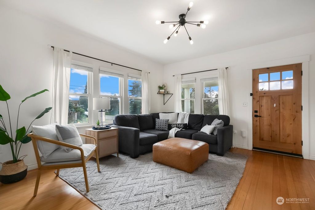 Photo of 1404 SW 149th Street, Burien, WA 98166 (MLS # 2207807)