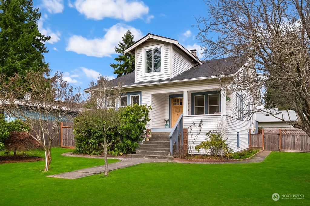 Photo of 1404 SW 149th Street, Burien, WA 98166 (MLS # 2207807)