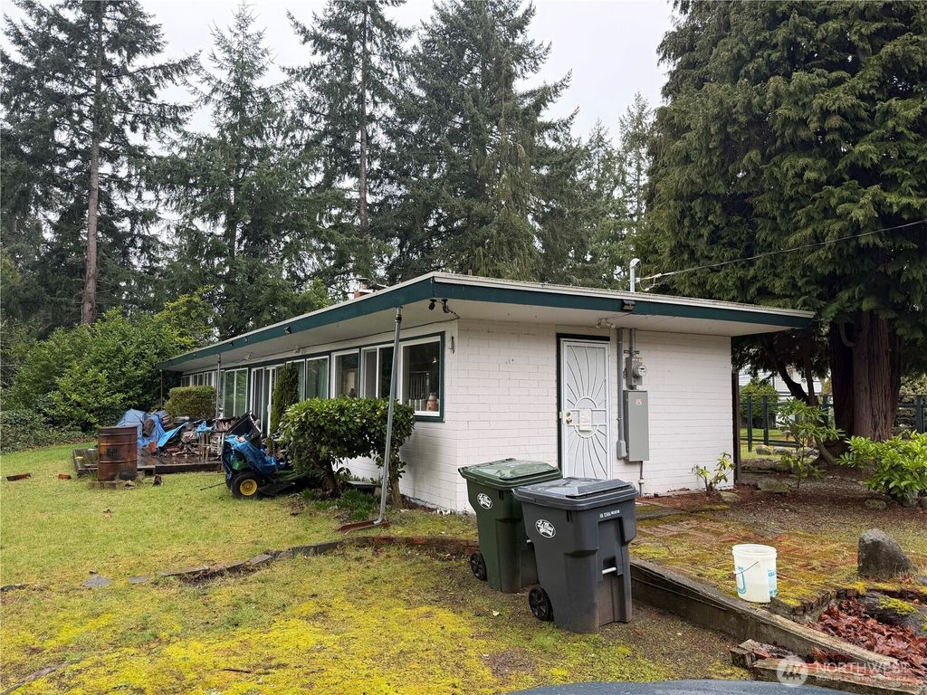 Photo of 9202 Westmont Place SW, Lakewood, WA 98498 (MLS # 2489328)
