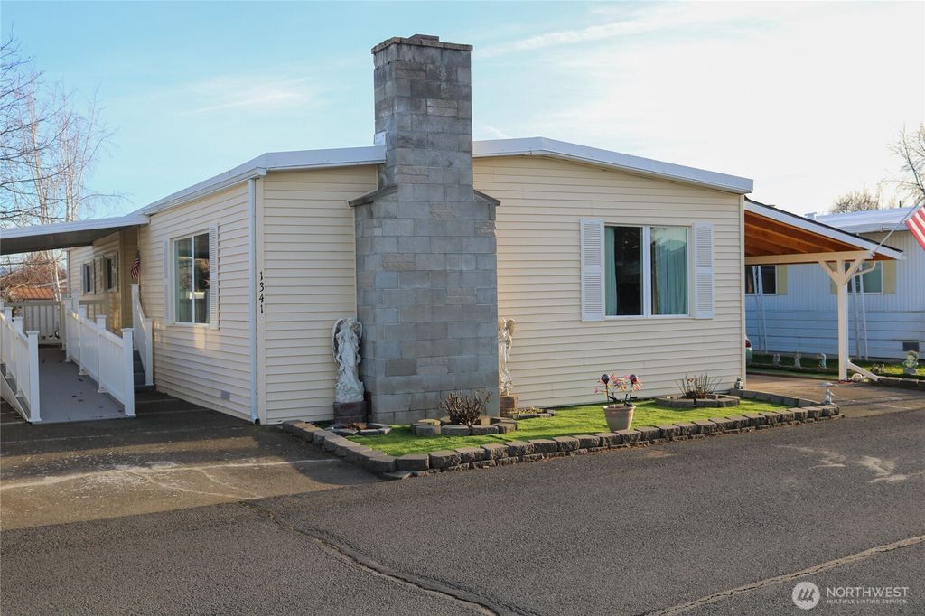 Photo of 1341 BROOKYLN Dr, Walla Walla, WA 99362 (MLS # 2522067)