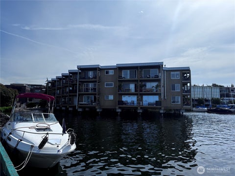 Photo of 65 Kirkland Ave AVE #209, Kirkland, WA 98033 (MLS # 2567937)