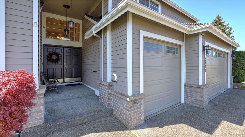 Photo of 5113 NE 17th Street, Renton, WA 98059 (MLS # 2362774)
