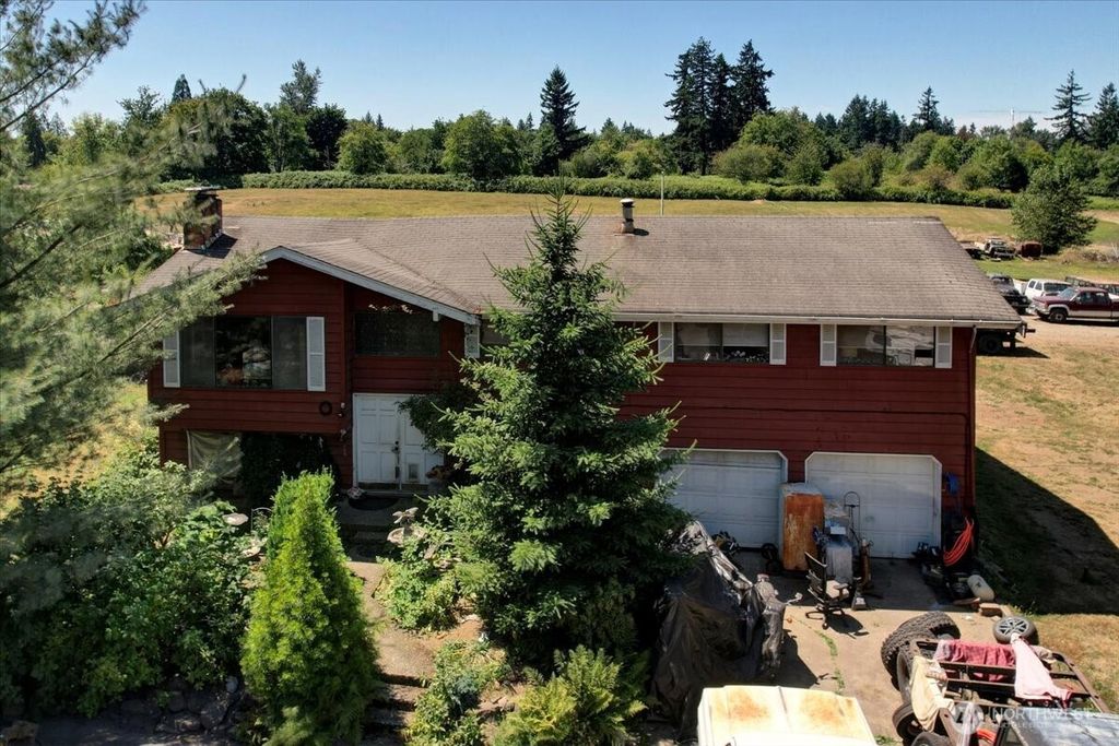 Photo of 15475 SE Lake Moneysmith Road, Auburn, WA 98092 (MLS # 2406989)