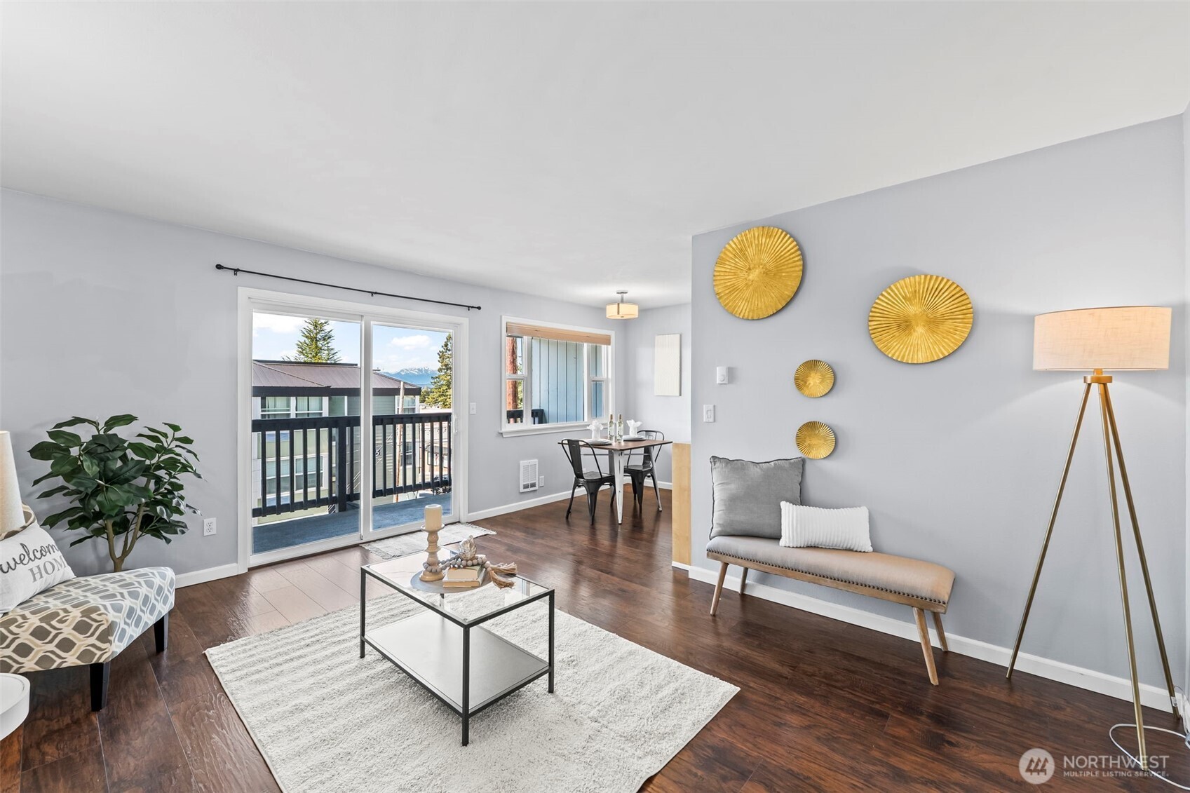 1010 Perry Avenue 305