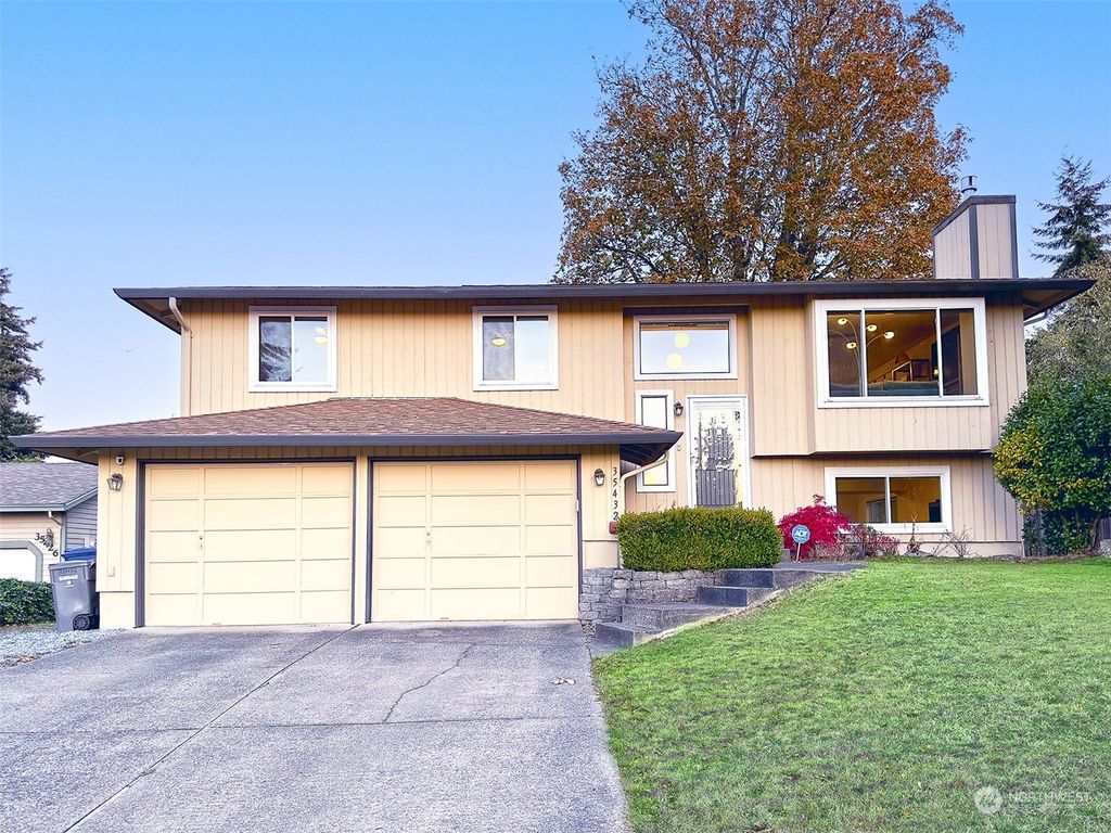 Photo of 35432 18th Avenue SW, Federal Way, WA 98023 (MLS # 2017761)