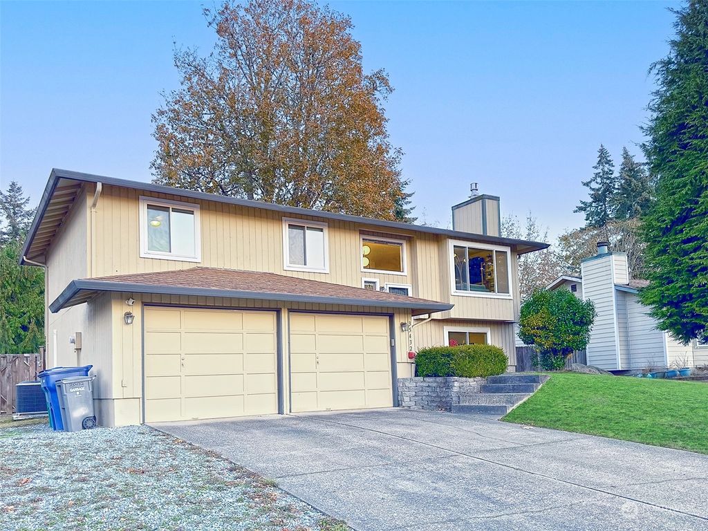 Photo of 35432 18th Avenue SW, Federal Way, WA 98023 (MLS # 2017761)