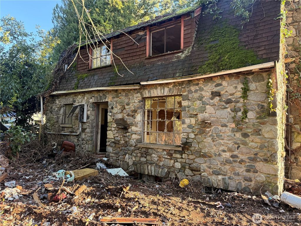 Photo of 12649 16th Avenue S, Seattle, WA 98168 (MLS # 2461594)