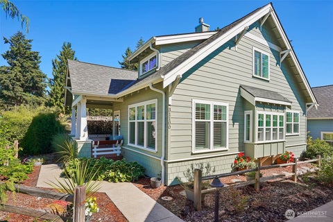 Photo of 31100 6th Lane SW, Federal Way, WA 98023 (MLS # 2560994)