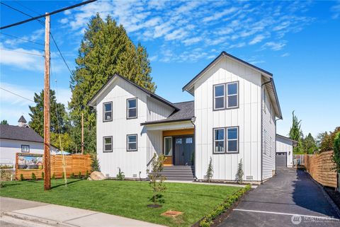 Photo of 325 J Avenue #A, Snohomish, WA 98290 (MLS # 2478152)