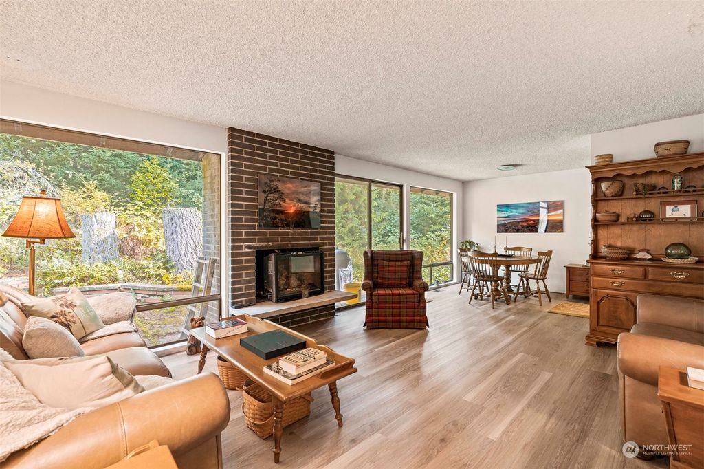 Photo of 9004 171st Avenue NE, Redmond, WA 98052 (MLS # 2169637)