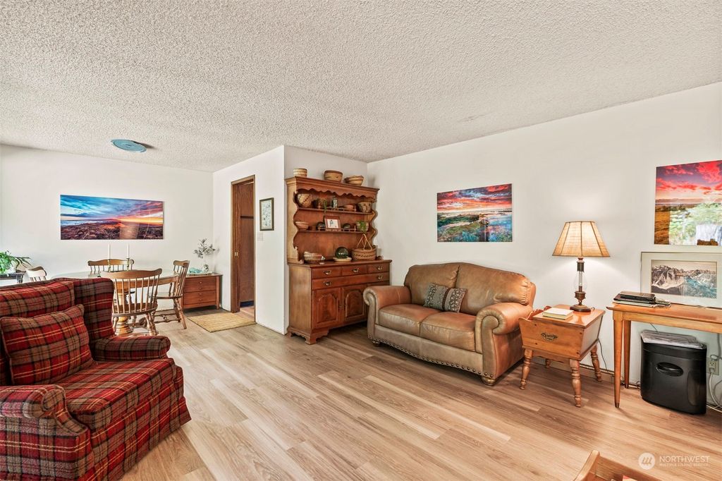 Photo of 9004 171st Avenue NE, Redmond, WA 98052 (MLS # 2169637)