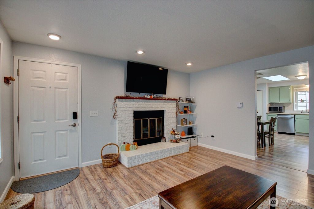 Photo of 685 NW Atalanta Way #1, Oak Harbor, WA 98277 (MLS # 2448111)